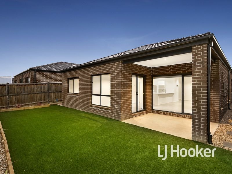 15 Pier Way, Point Cook VIC 3030