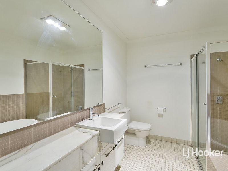 95 Signature Boulevard, Sanctuary Lakes VIC 3030