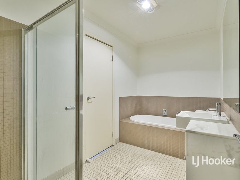 95 Signature Boulevard, Sanctuary Lakes VIC 3030