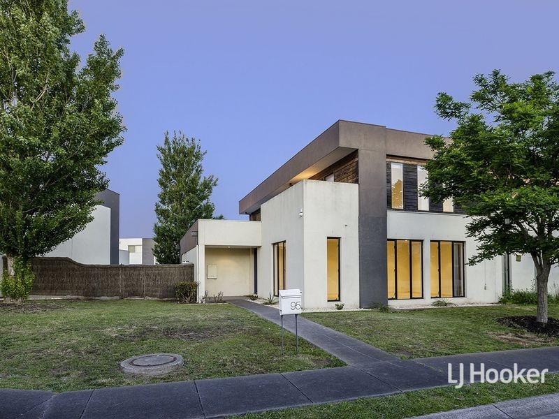 95 Signature Boulevard, Sanctuary Lakes VIC 3030