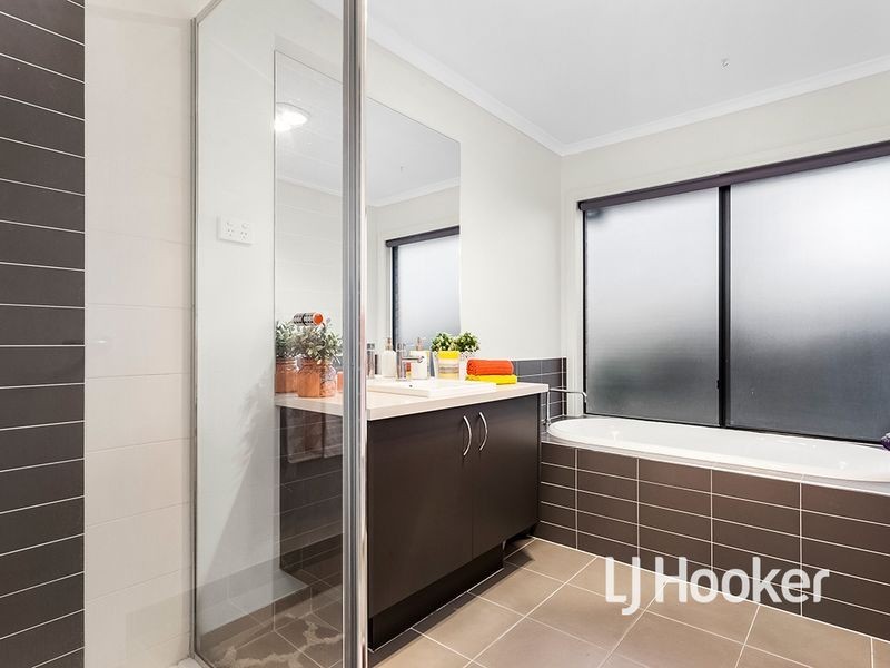 38 McIntyre Avenue, Point Cook VIC 3030