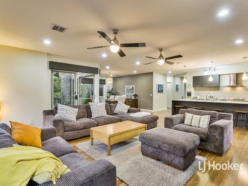 35 Grandpark Circuit, Point Cook VIC 3030