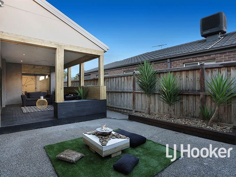 21 Whitecaps Avenue, Point Cook VIC 3030