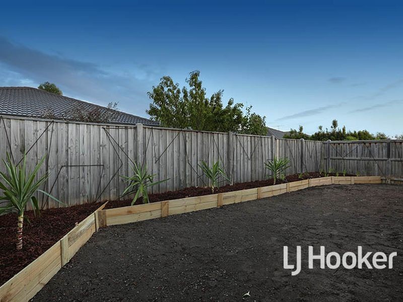 21 Whitecaps Avenue, Point Cook VIC 3030