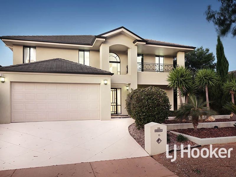 15 Crystal Court, Sanctuary Lakes VIC 3030