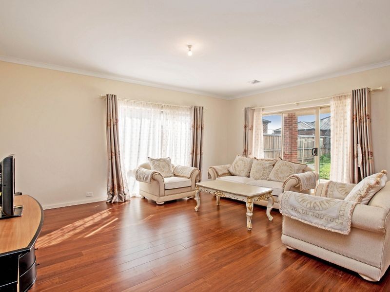 34 Fongeo Drive, Point Cook VIC 3030