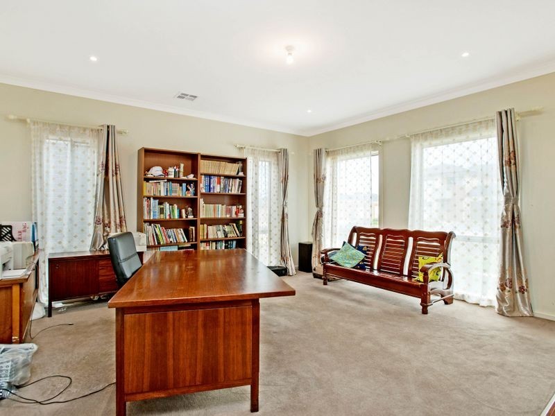 34 Fongeo Drive, Point Cook VIC 3030