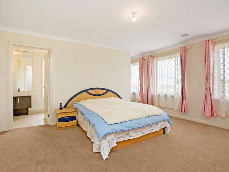 34 Fongeo Drive, Point Cook VIC 3030