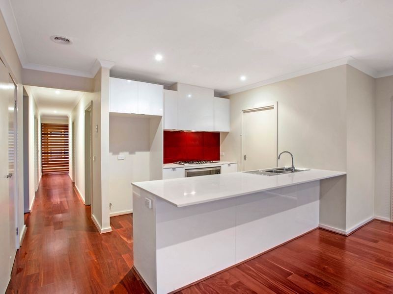 16 Grenache Street, Point Cook VIC 3030