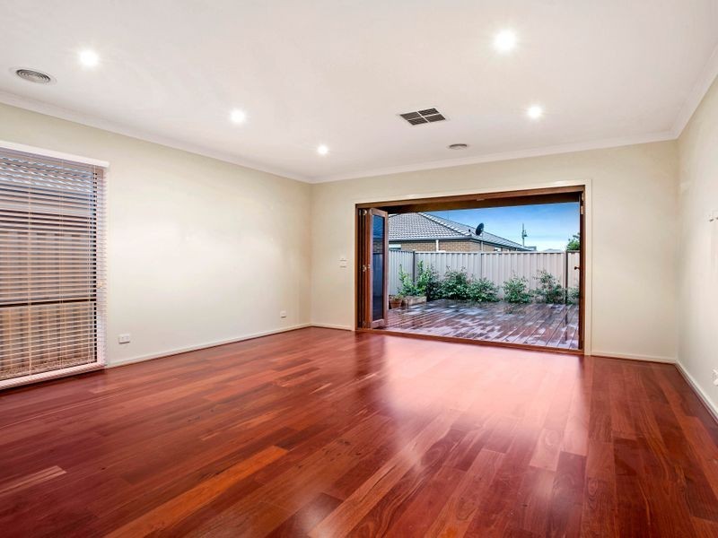 16 Grenache Street, Point Cook VIC 3030