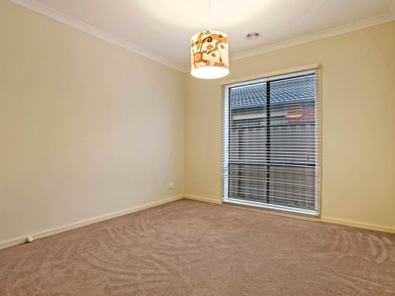 16 Grenache Street, Point Cook VIC 3030