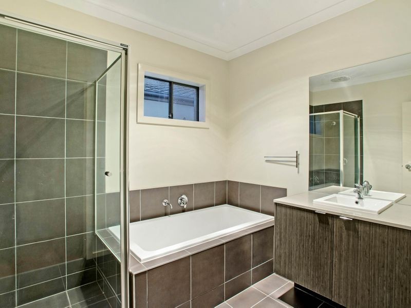 16 Grenache Street, Point Cook VIC 3030