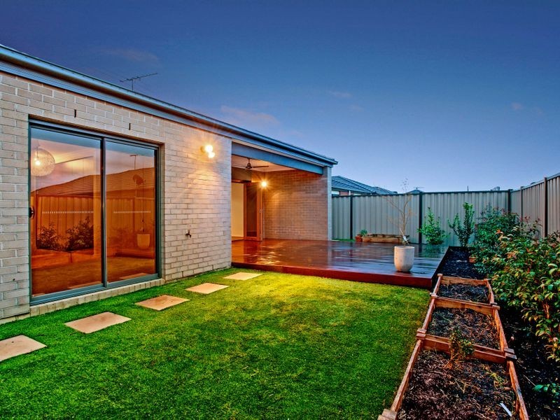 16 Grenache Street, Point Cook VIC 3030