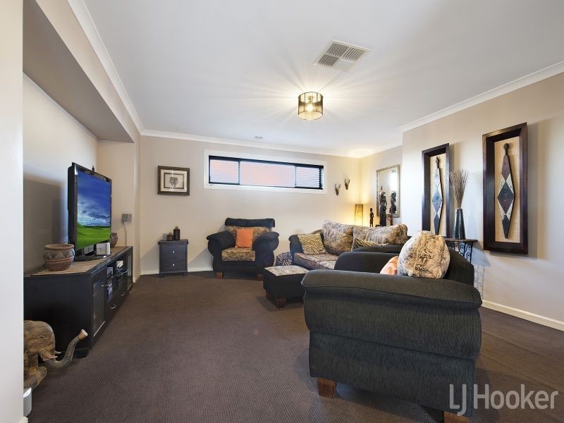 11 Fuchsia Crescent, Point Cook VIC 3030