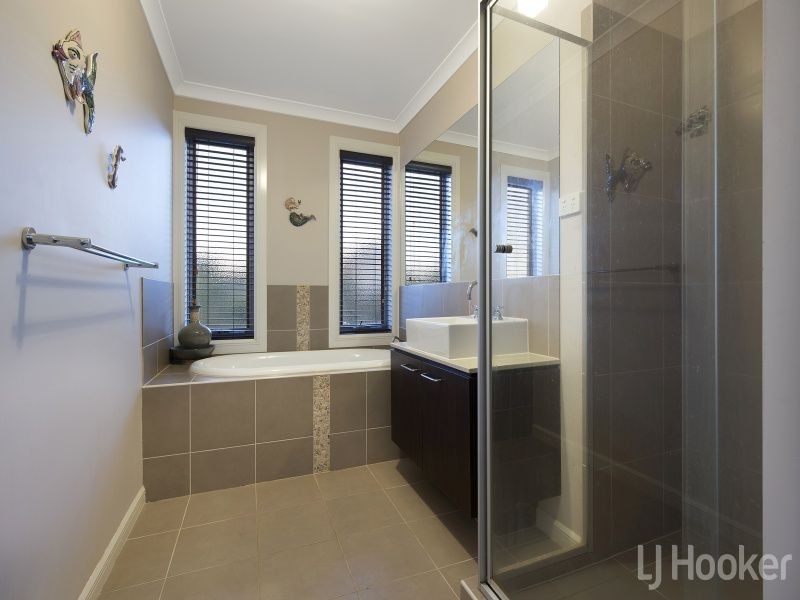 11 Fuchsia Crescent, Point Cook VIC 3030