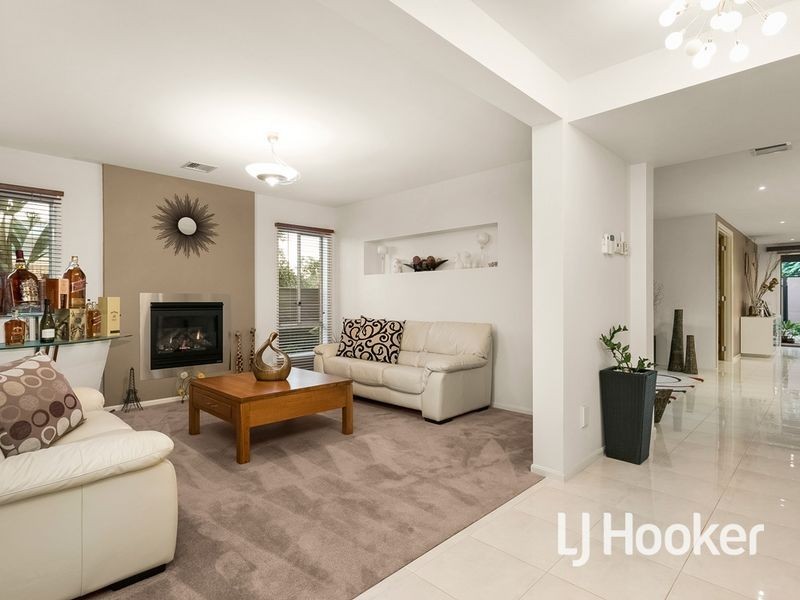 67 Hemsley Promenade, Point Cook VIC 3030