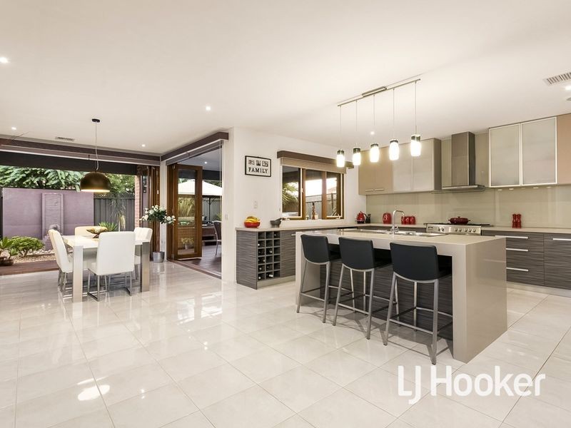 67 Hemsley Promenade, Point Cook VIC 3030