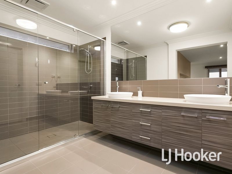 67 Hemsley Promenade, Point Cook VIC 3030