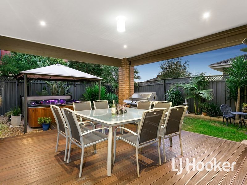 67 Hemsley Promenade, Point Cook VIC 3030