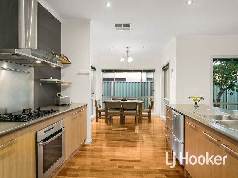 32 Sommersby Road, Point Cook VIC 3030