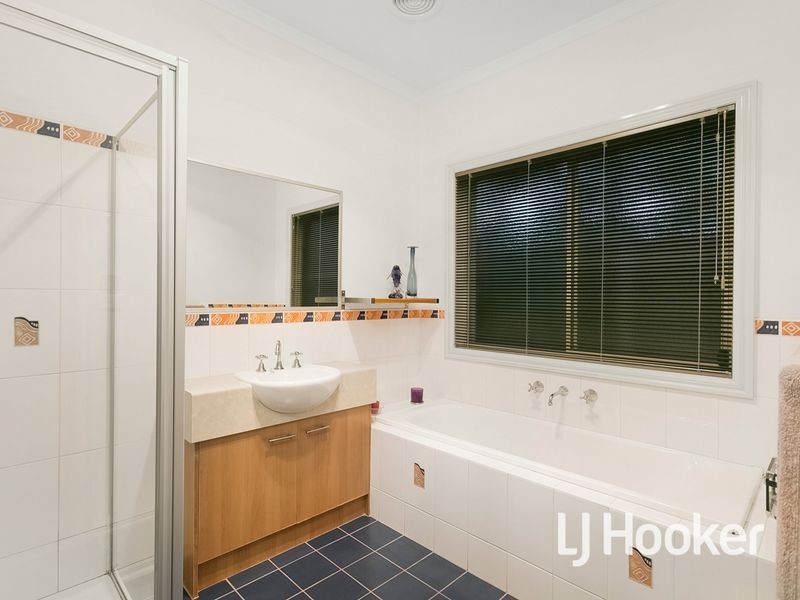 32 Sommersby Road, Point Cook VIC 3030