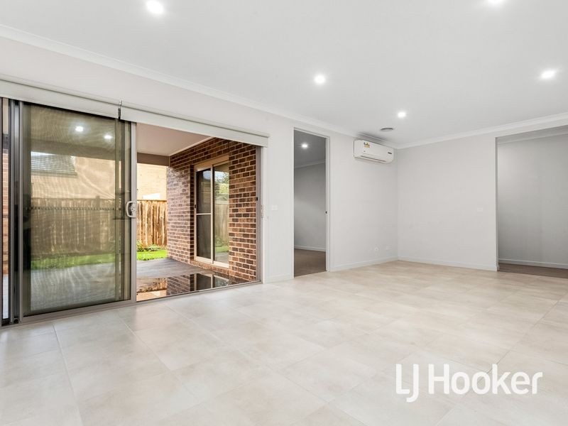 250 Saltwater Promenade, Point Cook VIC 3030