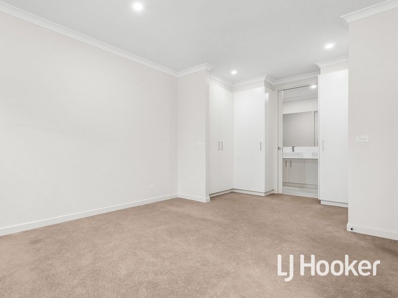 250 Saltwater Promenade, Point Cook VIC 3030