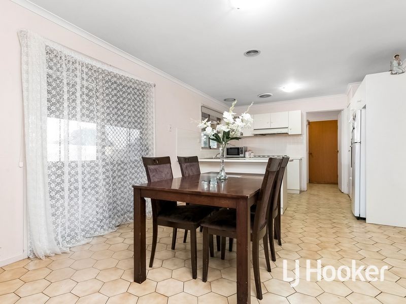 5 Pardalote Close, Werribee VIC 3030
