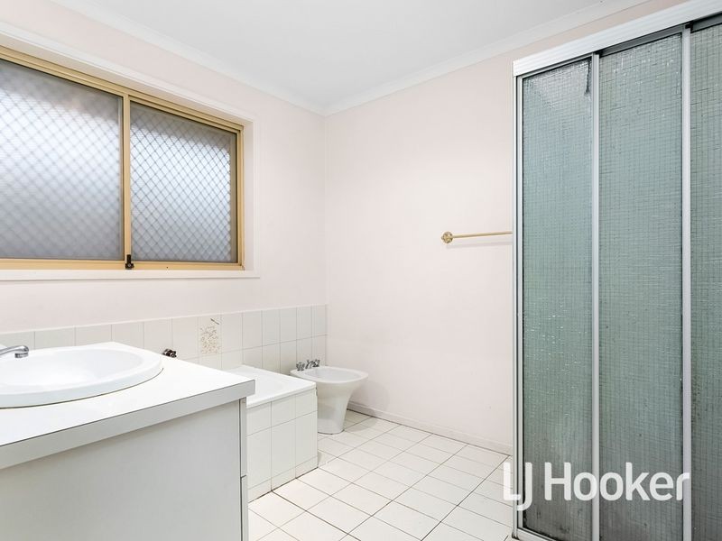 5 Pardalote Close, Werribee VIC 3030