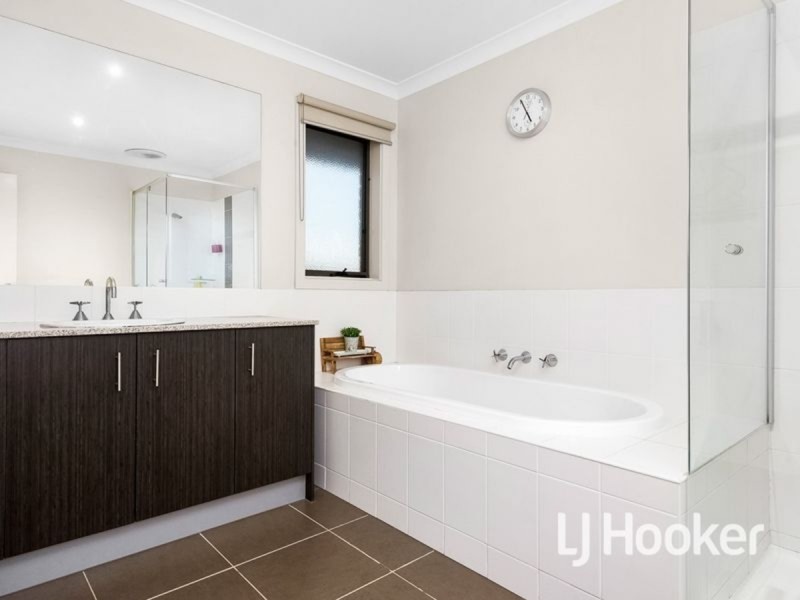 34 Windorah Drive, Point Cook VIC 3030