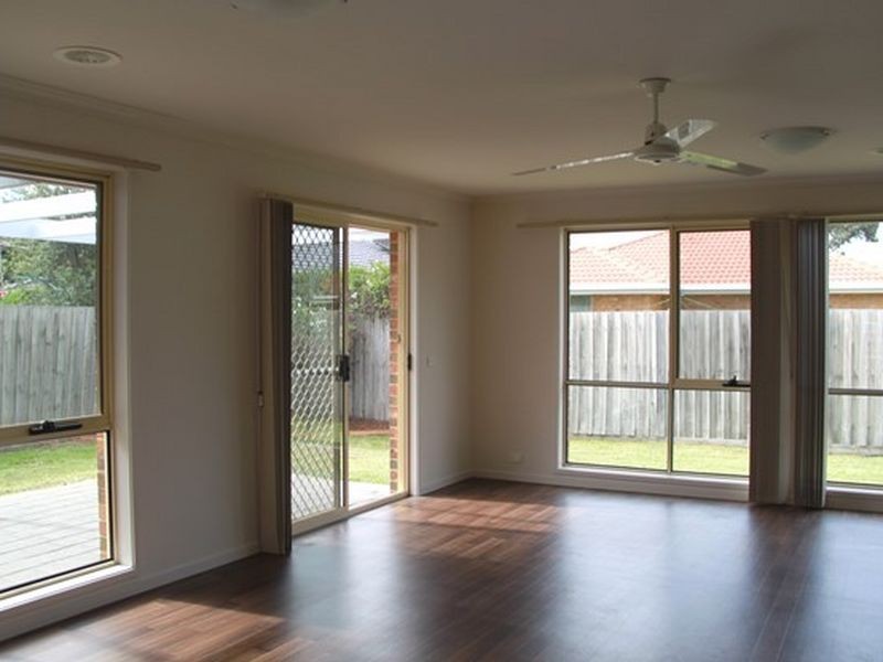 8 John Wedge Place, Altona Meadows VIC 3028