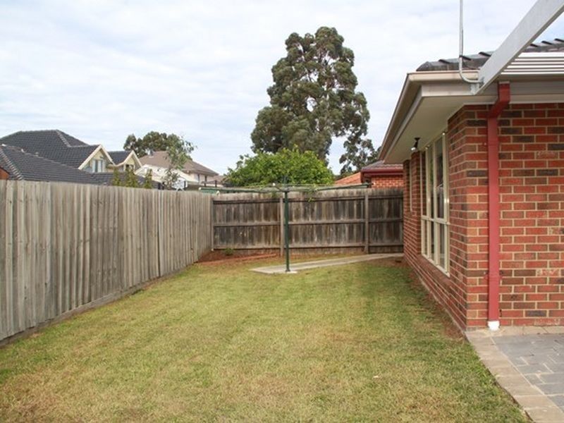 8 John Wedge Place, Altona Meadows VIC 3028