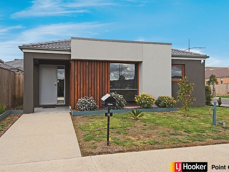 11 Foxall Walk, Point Cook VIC 3030