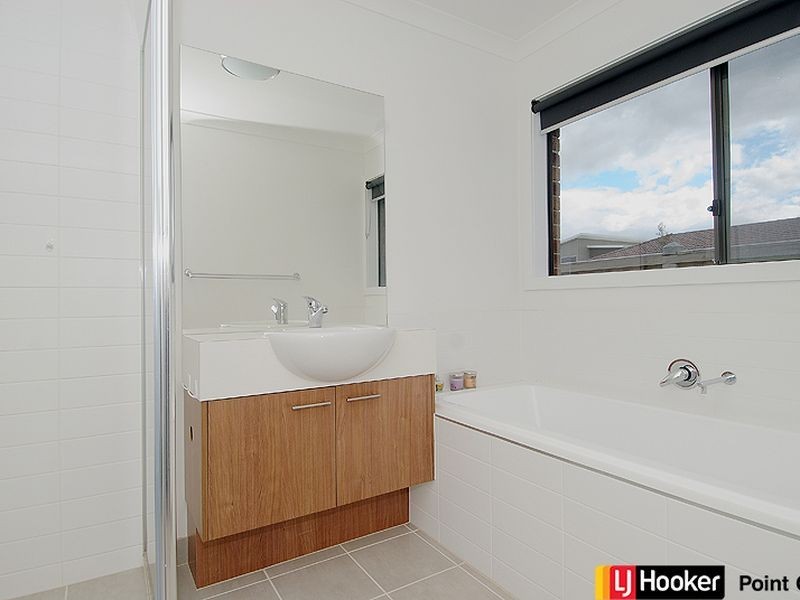 11 Foxall Walk, Point Cook VIC 3030