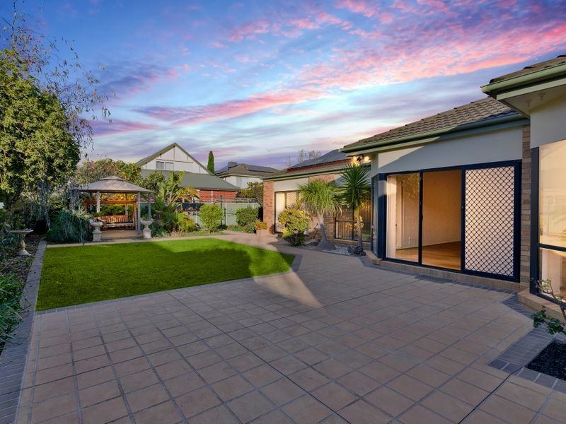 56 Glastonbury Circuit, Point Cook VIC 3030