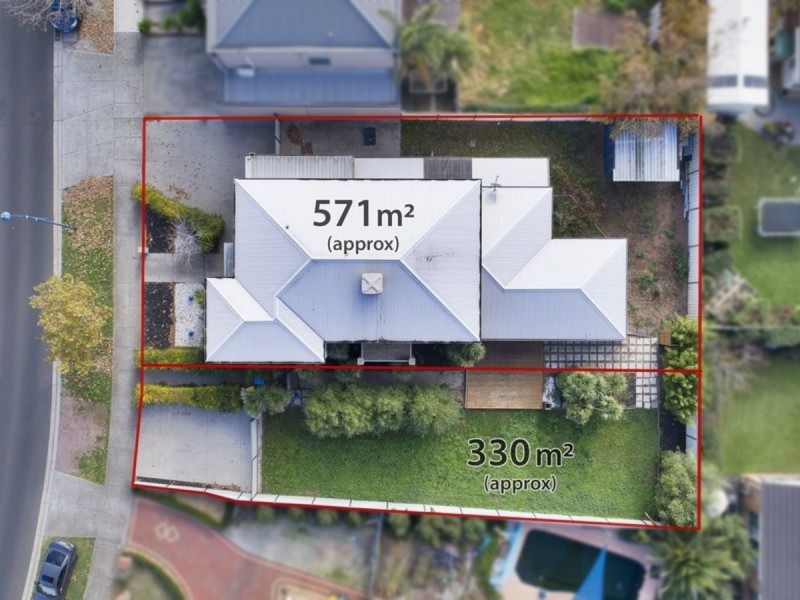 35 Lennon Boulevard, Point Cook VIC 3030