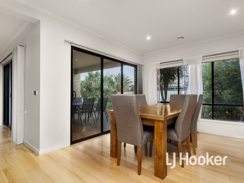 35 Lennon Boulevard, Point Cook VIC 3030