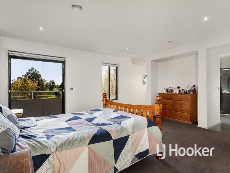 35 Lennon Boulevard, Point Cook VIC 3030