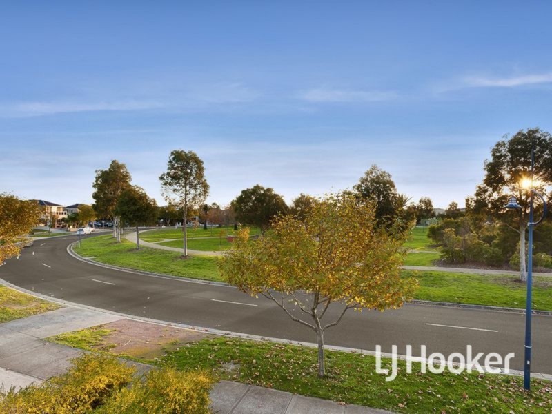 35 Lennon Boulevard, Point Cook VIC 3030