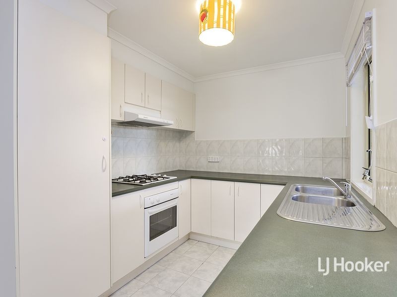 8 Seaside Close, Seabrook VIC 3028