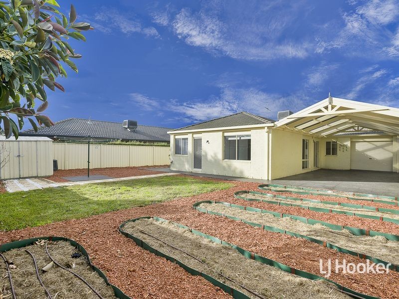 8 Seaside Close, Seabrook VIC 3028