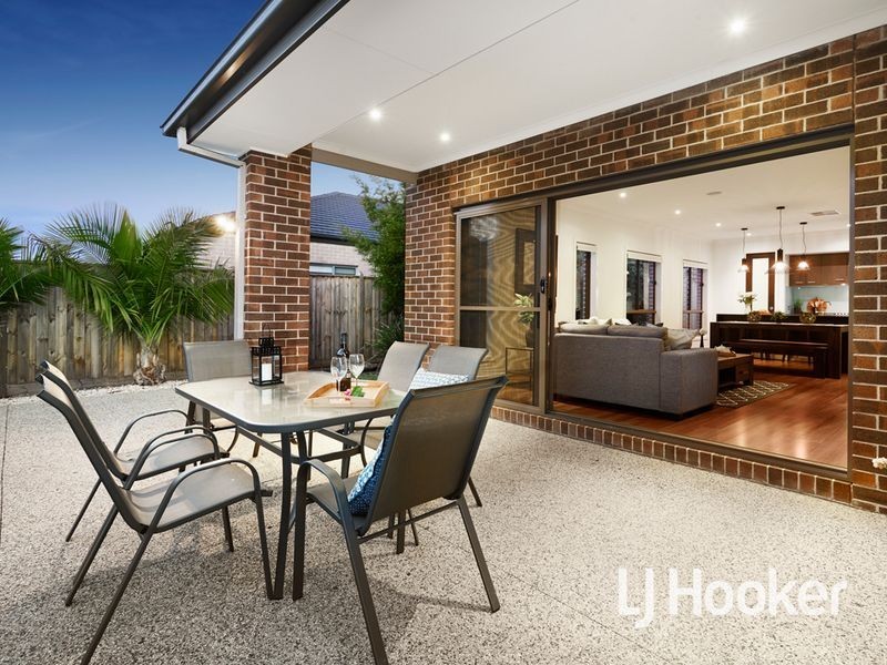 26 Castletown Boulevard, Melton South VIC 3338