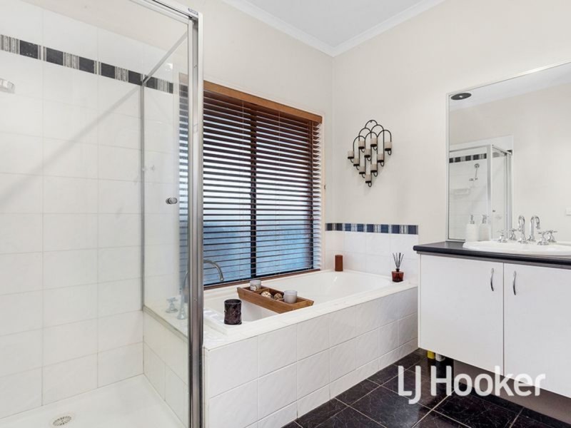 62 Lennon Boulevard, Point Cook VIC 3030
