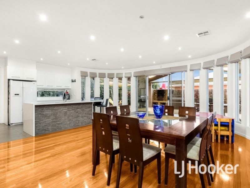 19 Copeland Crescent, Point Cook VIC 3030