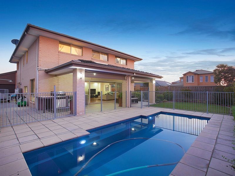 8 Ribbon Close, Point Cook VIC 3030