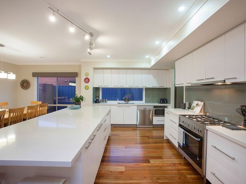 8 Ribbon Close, Point Cook VIC 3030