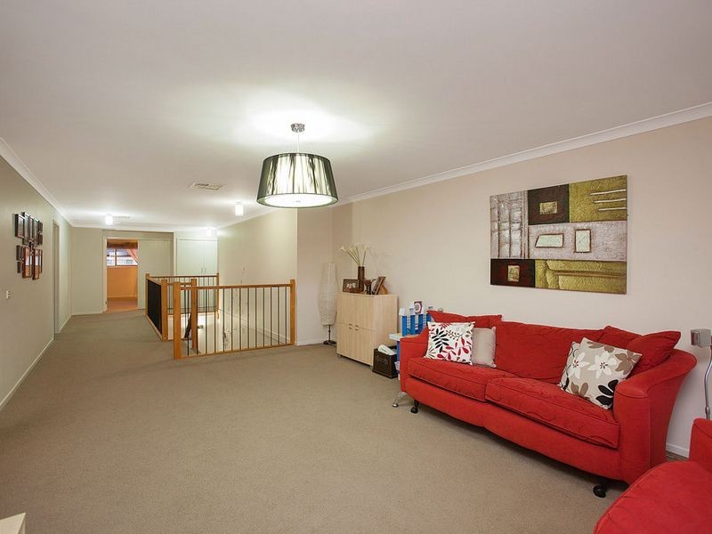 8 Ribbon Close, Point Cook VIC 3030