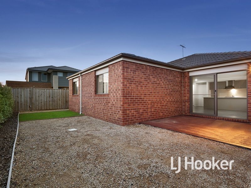 15 Dennerley Way, Truganina VIC 3029