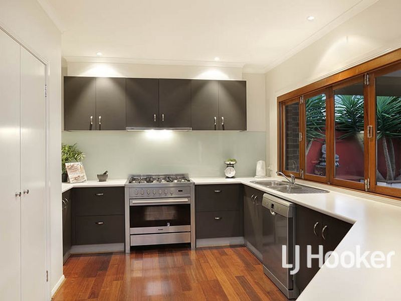 5 La Spezia Court, Point Cook VIC 3030