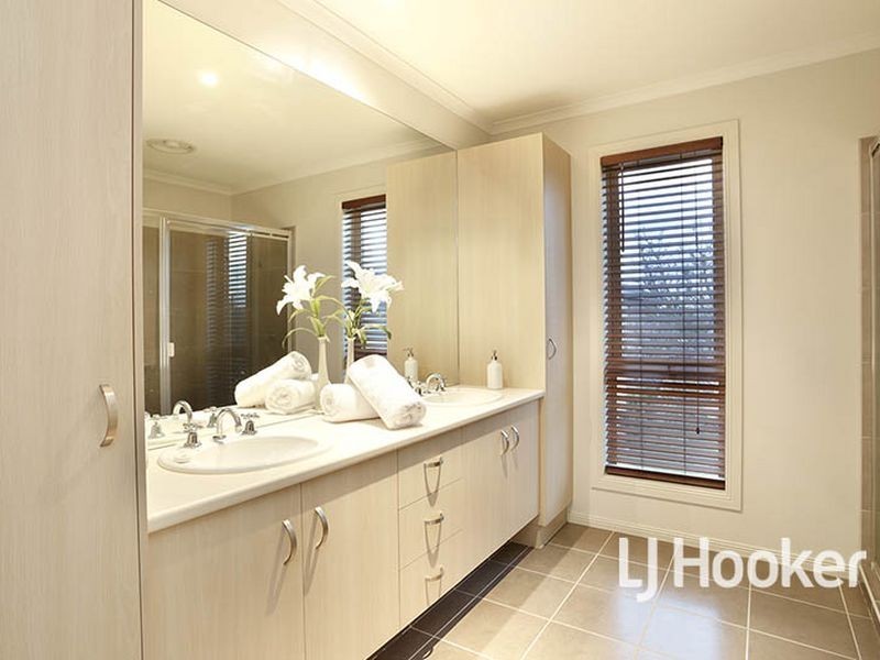 5 La Spezia Court, Point Cook VIC 3030